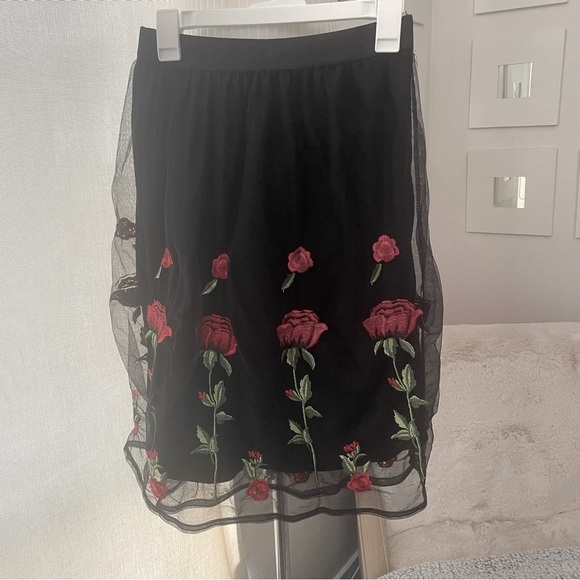 over kleshas Dresses & Skirts - Over Kleshas Beautiful Floral Tulle Overlay Skirt